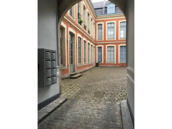 Loue appartement 60m² dans un Hôtel particulier du Vieux-Lille