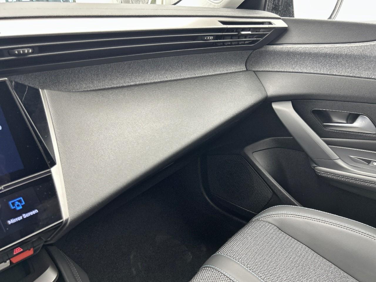 Peugeot 308 puretech 130ch s&s eat8 allure — photo 28