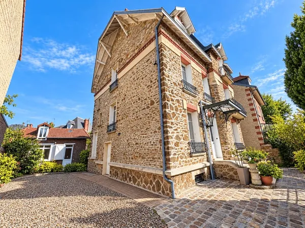 Demeure 12 pièces 440 m²