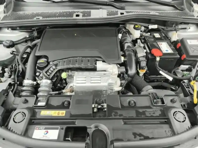 Ds Ds 3 ds3 crossback puretech 100 bvm6 connected chic — photo 7