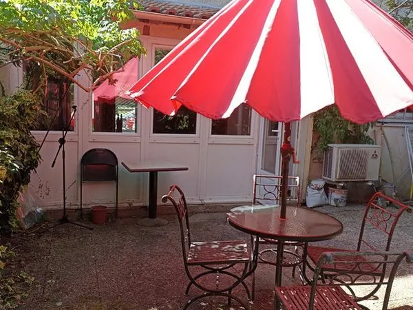 Loue Très bel appartement , avec très grande cave + charmant jardin privatif