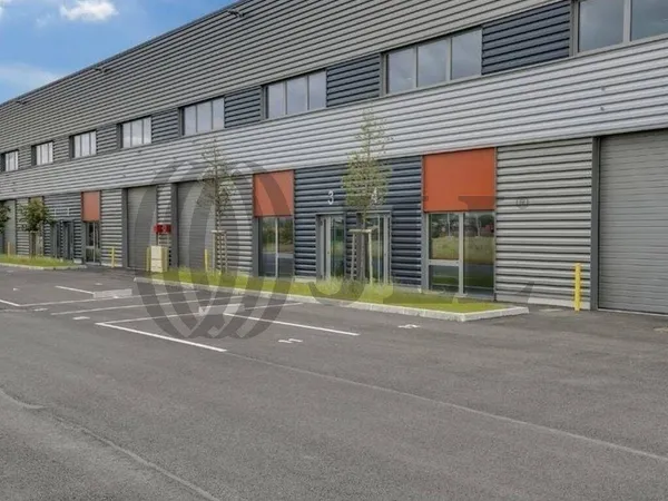 Local d'activité 3176 m²