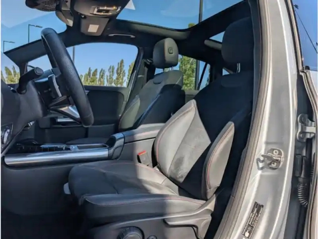 Mercedes Gla 250 e hybrid eq — photo 16