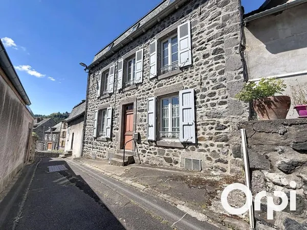 Mandat ORPI Max. Ensemble immobilier au coeur de Murat