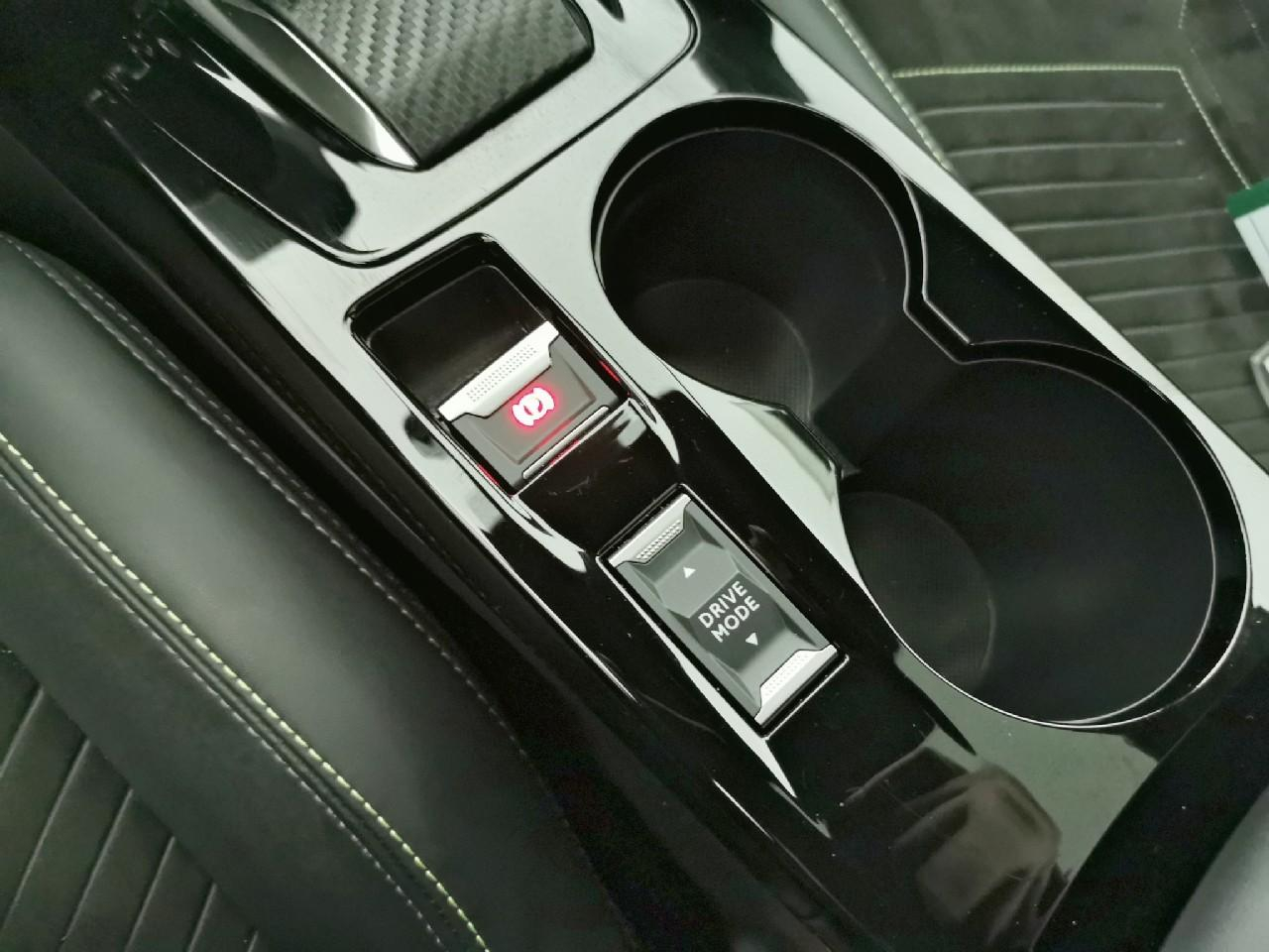 Peugeot 208 hybrid 136 e-dcs6 gt — photo 30