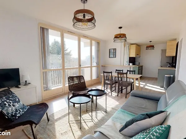 Chambre meublée en coloc rénovée + balcon 6 m² - Cenon, tram A
