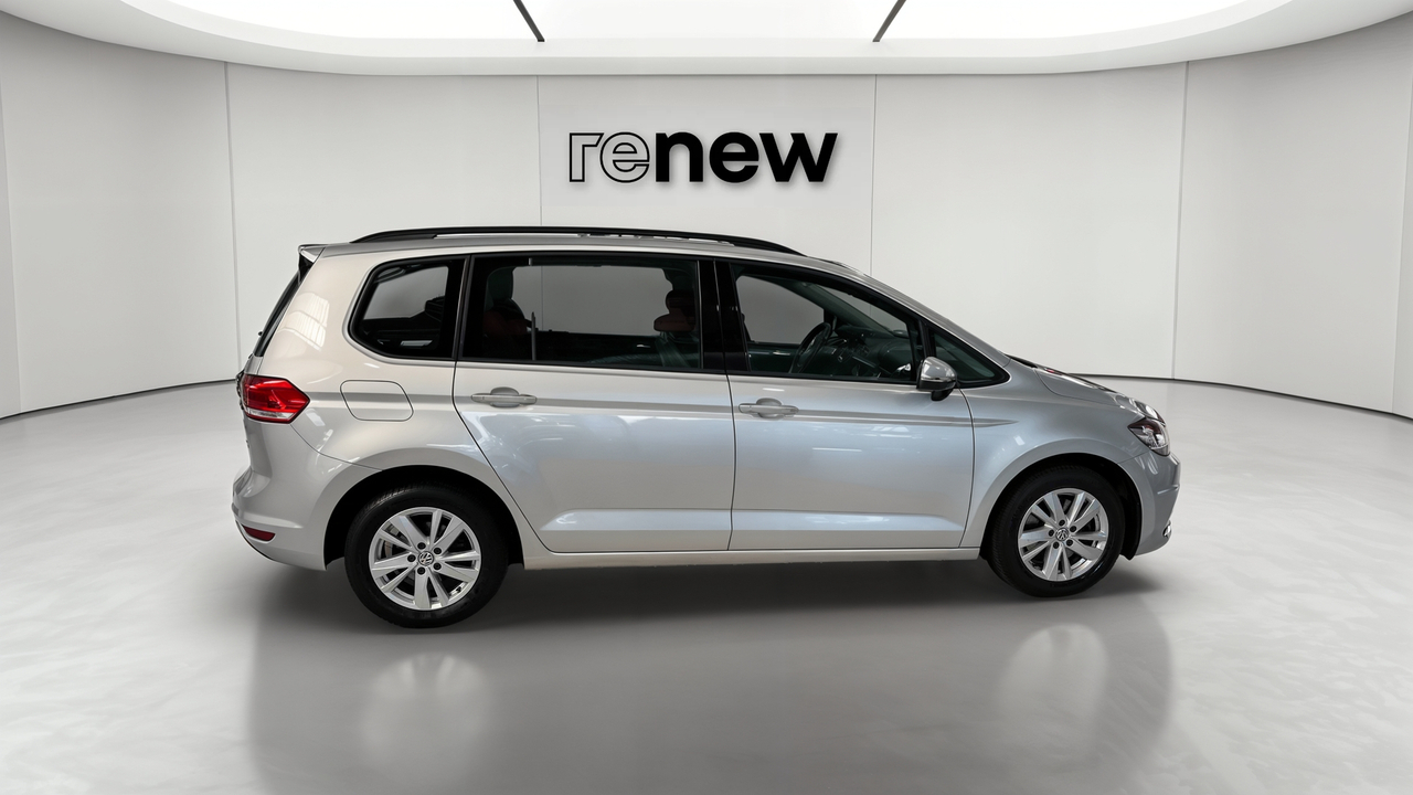 Volkswagen Touran 1.5 TSI EVO 150 DSG7 7pl — photo 6