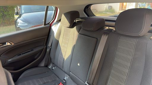 Peugeot 308 1.2 PureTech 130 - Allure Business – 2019 – 120042 km – Essence – Boîte Manuelle — photo 18