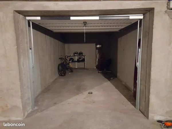 Garage fermé 16 m² - Grenoble 38000 - Résidence sécurisée