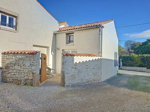 A LOUER - Maison meublée sur la commune de RIVES D'AUTISE (OULMES)