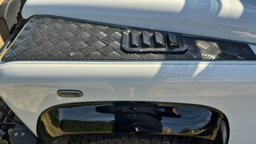 Land Rover Defender 90 2.2 TDCi 122 4WD - SE – 2012 – 134095 km – Diesel – Boîte Manuelle — photo 9