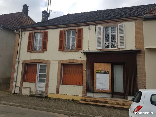 Local commercial 40 m² - Mervans - À aménager selon votre activité