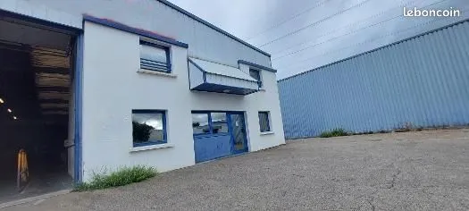 Atelier industriel 871 M2 sur terrain 1680