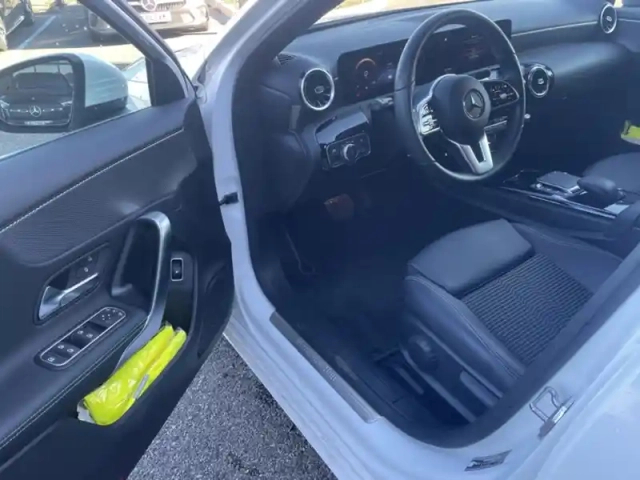 Mercedes Classe A 250 e berline progressive line — photo 3