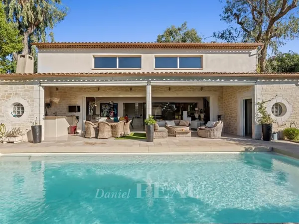 Cannes - Croix des Gardes - Villa contemporaine - Domaine Fermé