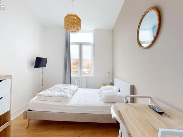 Chambre 6 pièces 121 m²