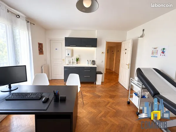Local 47 m² Courbevoie