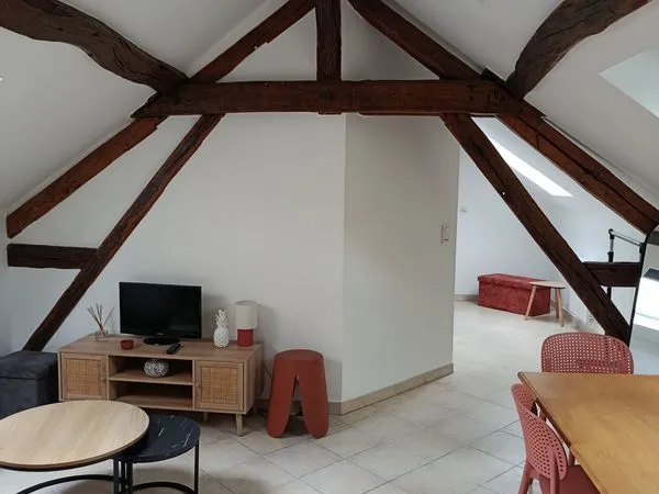 à louer - bel appartement f3 meublé en centre-ville de troyes