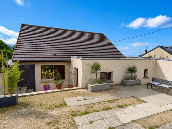 Maison 85m2, 5 pièces , jardin 483m2