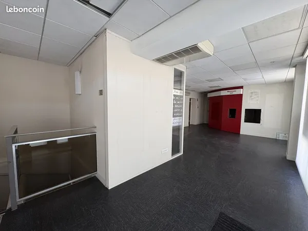 Local commercial 159 m² Grand-Couronne