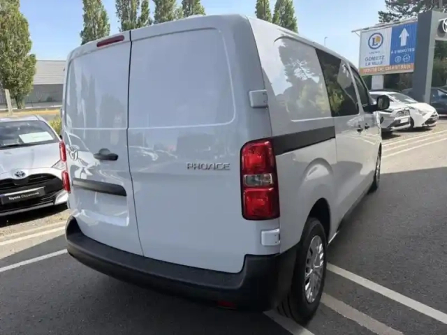 Toyota Proace medium 2.2 d-4d 150 cabine approfondie start pack confort bva my25 — photo 3