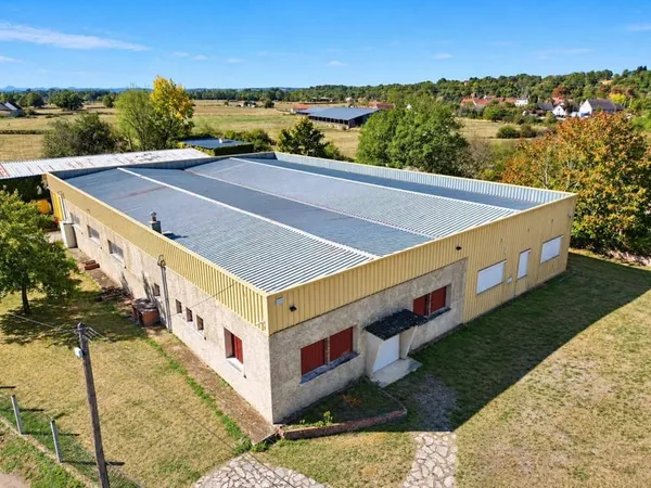 Local d'activité 757 m²