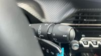 Peugeot 2008 1.2 100ch S&S Style — photo 24