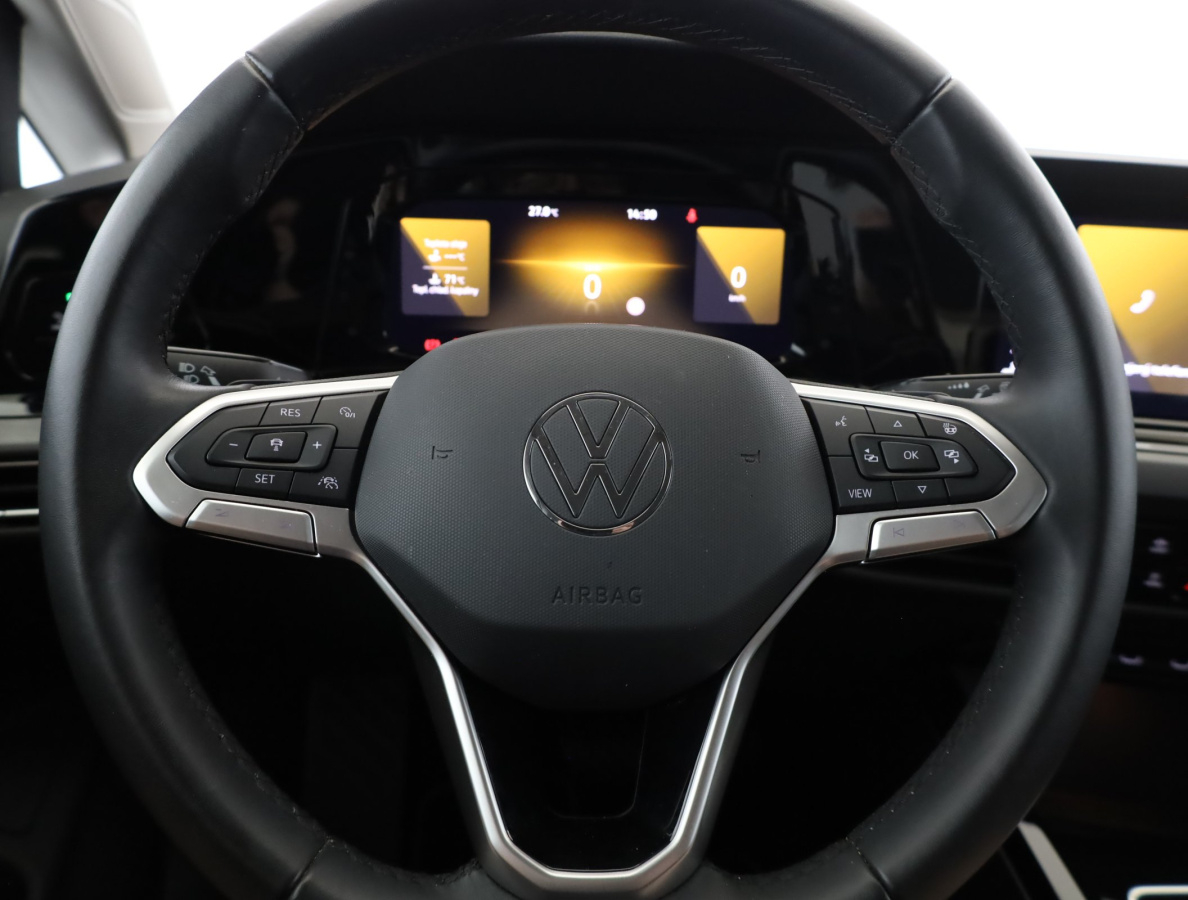 Volkswagen Golf 8 — photo 14