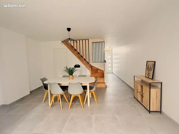 Maison rénovée - 4 chambres - 2 SDB - Jardin et Garage - Proche gare