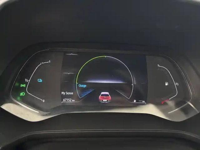 Renault Captur e-tech 145 - 21 — photo 26
