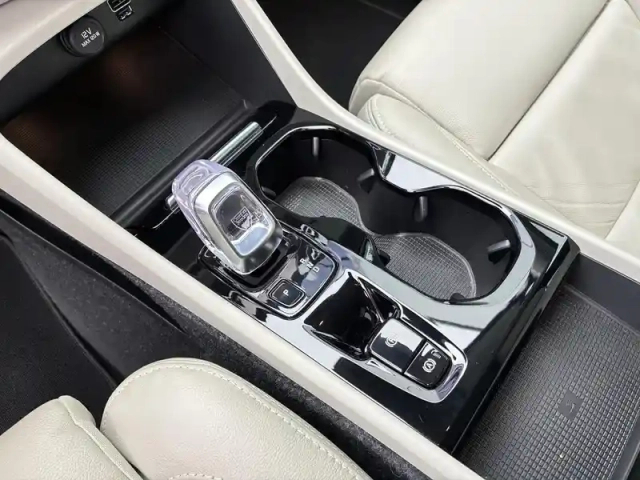 Volvo Xc40 t4 recharge 129+82 ch dct7 — photo 20