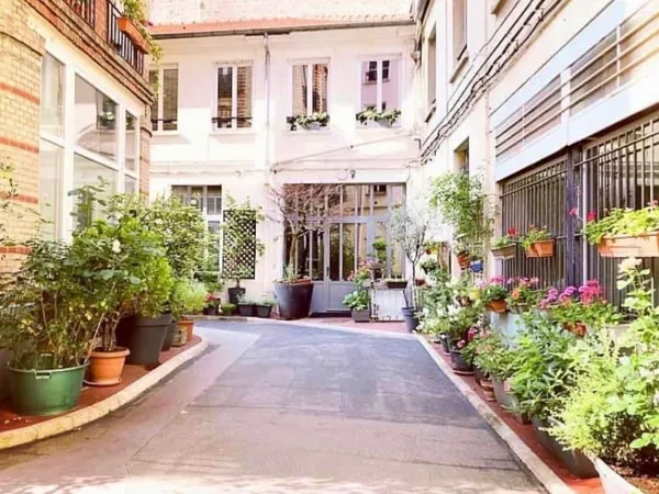 Loue charmant 2 pièces dans copropriété fleurie, dispo 17 novembre - 33m² - Paris 18ème