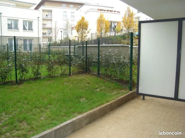 Massy Vilmorin, grand T3 récent de 68m2 avec cave, et 2 parkings en sous-sol, proche gare RER et com