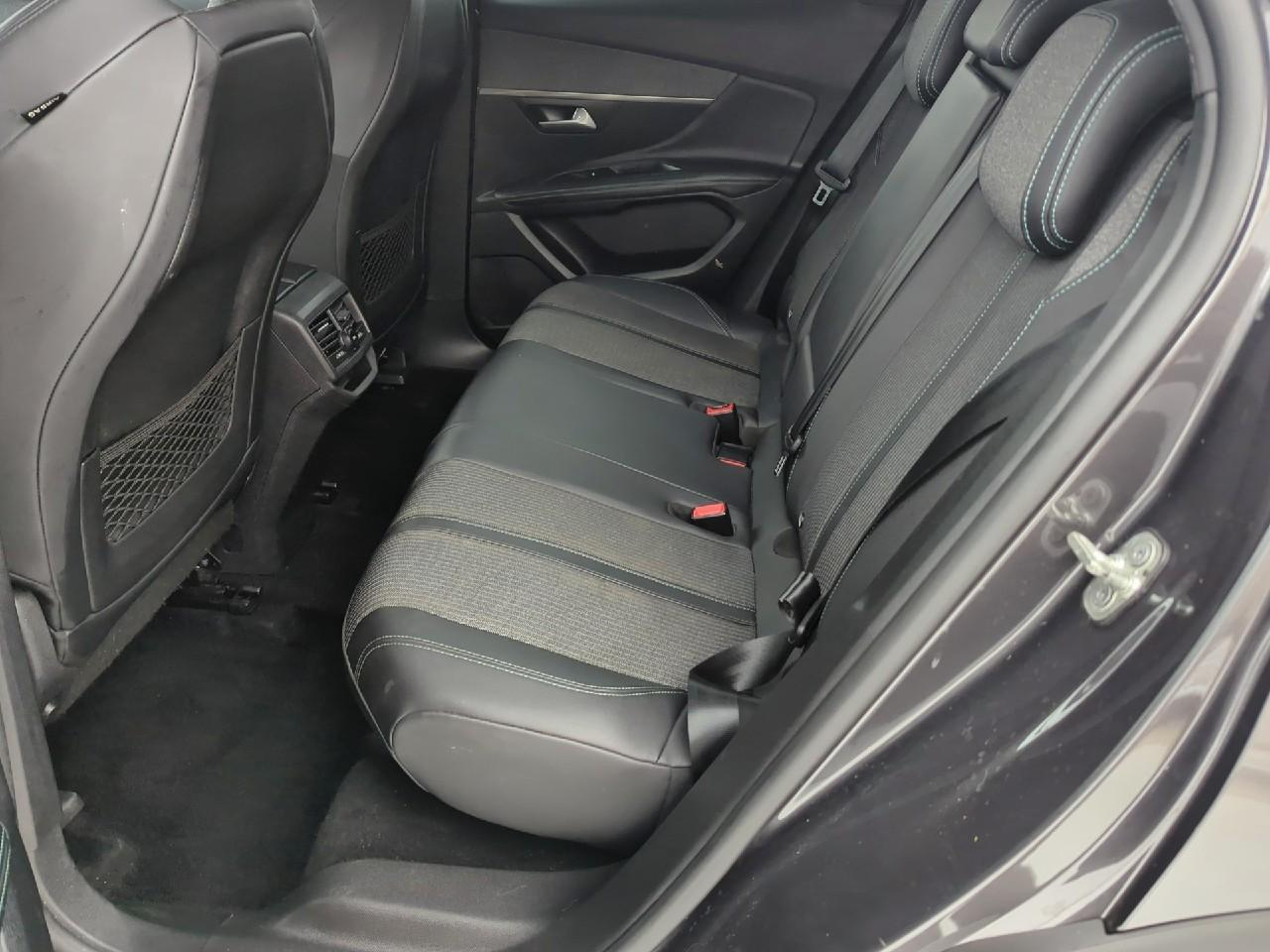 Peugeot 3008 puretech 130ch s&s eat8 allure pack — photo 10
