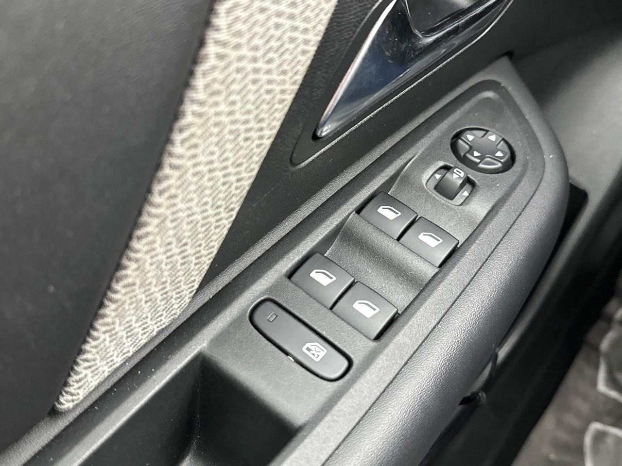 Citroën C4 puretech 130 eat8 max — photo 15