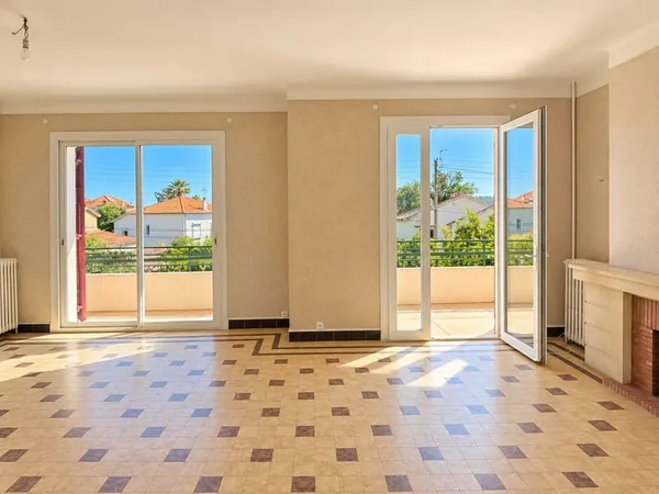 Appartement 5 pièces à vendre à Hyères