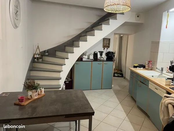Loue F4 de 140 m2, avec grand garage