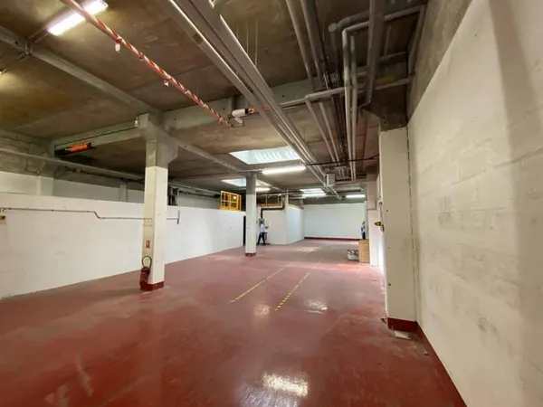 Local d'activité 1395 m²