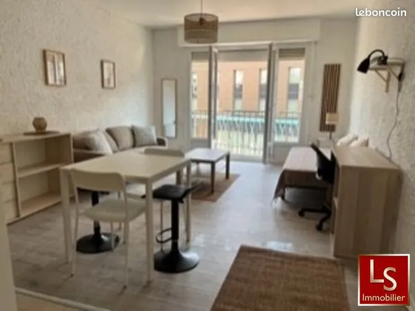 Studio 1 pièce 33 m²