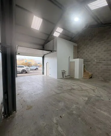 Entrepôt de stockage 110 m² au sol