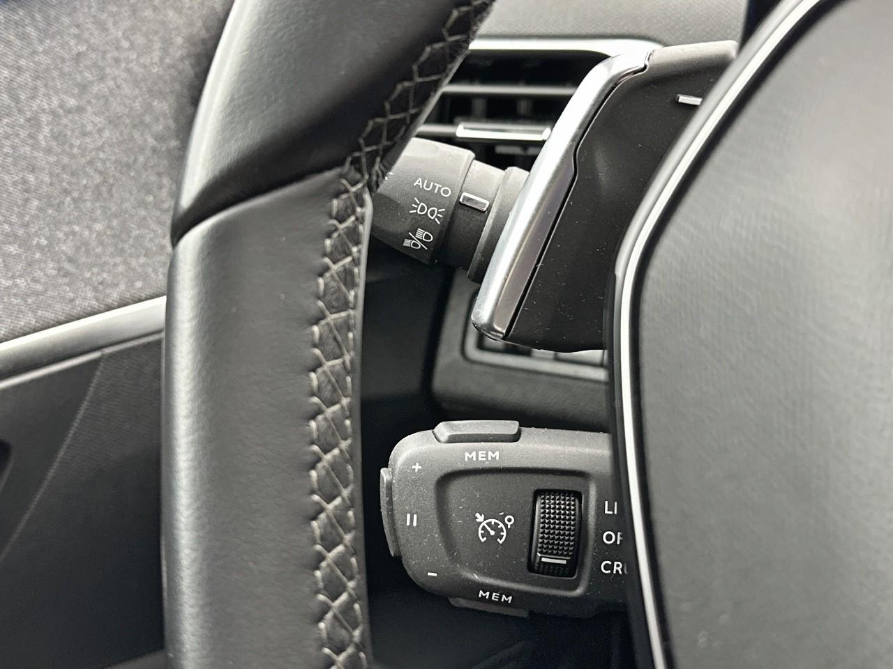 Peugeot 3008 puretech 130ch s&s eat8 allure pack — photo 17