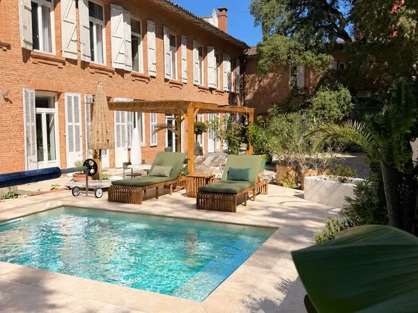 Demeure historique d'exception de 410 m² avec piscine, aux portes de Toulouse