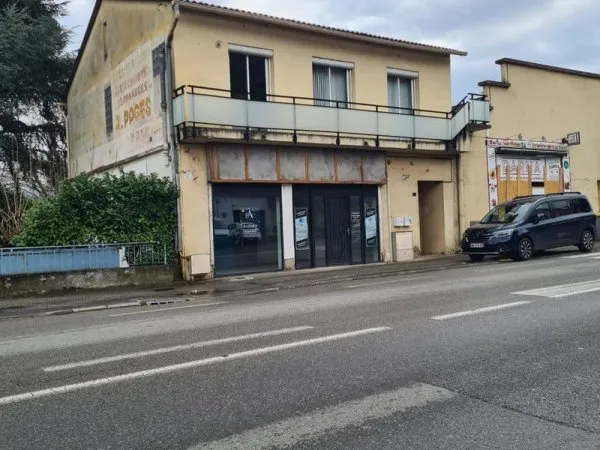 LIMOUX SUR AXE PRINCIPAL LOCAL PARFAIT ETAT