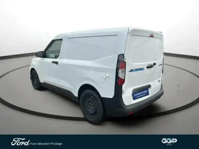 Ford Transit Courier electrique 100 kw 136ch batterie 54 kwh trend — photo 4