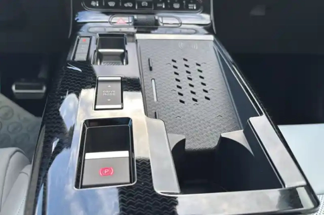 Citroën C5 Aircross hybride rechargeable 195 e-eat7 — photo 59