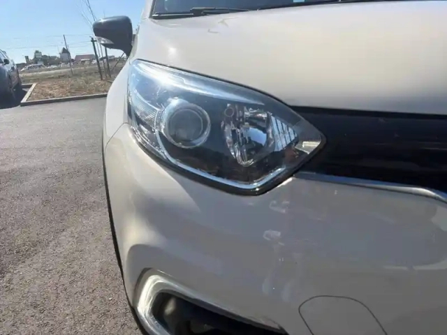 Renault Captur dci 90 e6c — photo 16