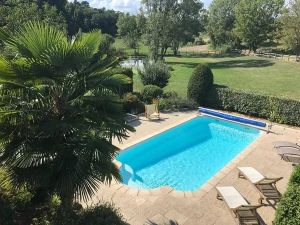 Maison 10 pièces 363 m²