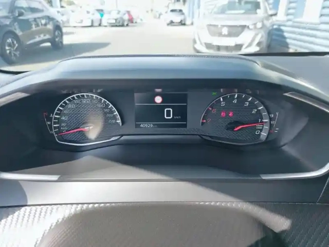 Peugeot 208 puretech 100 s&amp;s bvm6 — photo 10