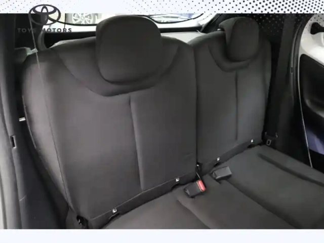 Toyota Aygo 1.0 vvt-i 72 dynamic — photo 21