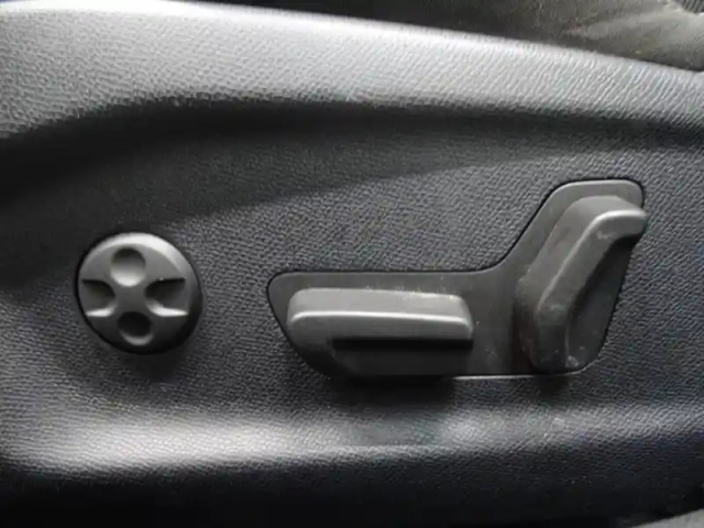 Peugeot 308 phev 225ch gt pack e-eat8 — photo 14